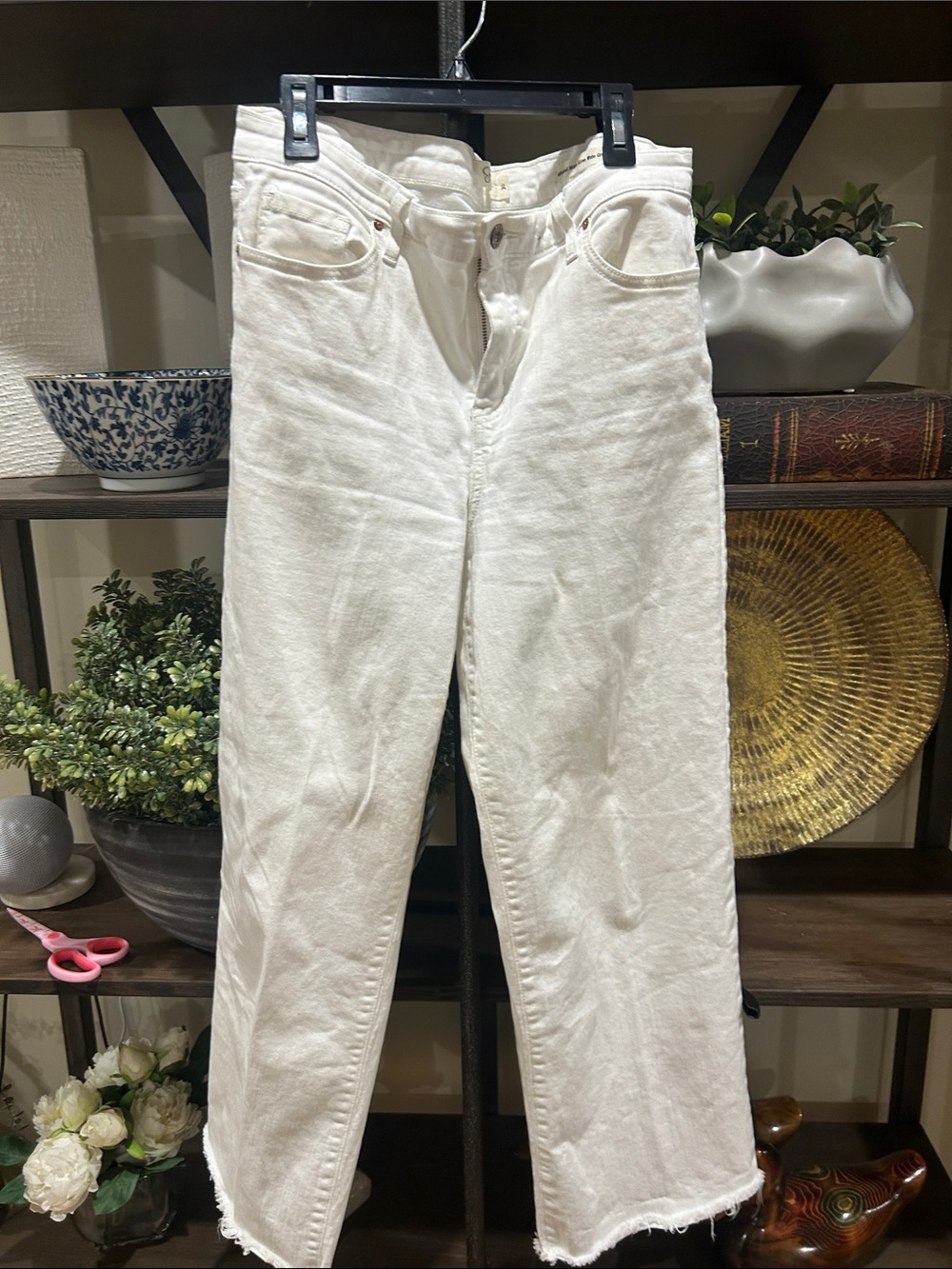 Jessica Simpson size 30 Women’s White High-Rise Straight Jeans